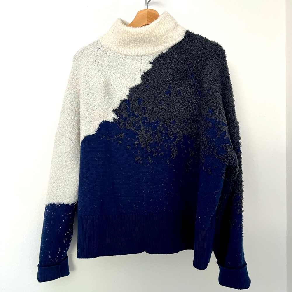 Ombré Knit Textured Turtleneck